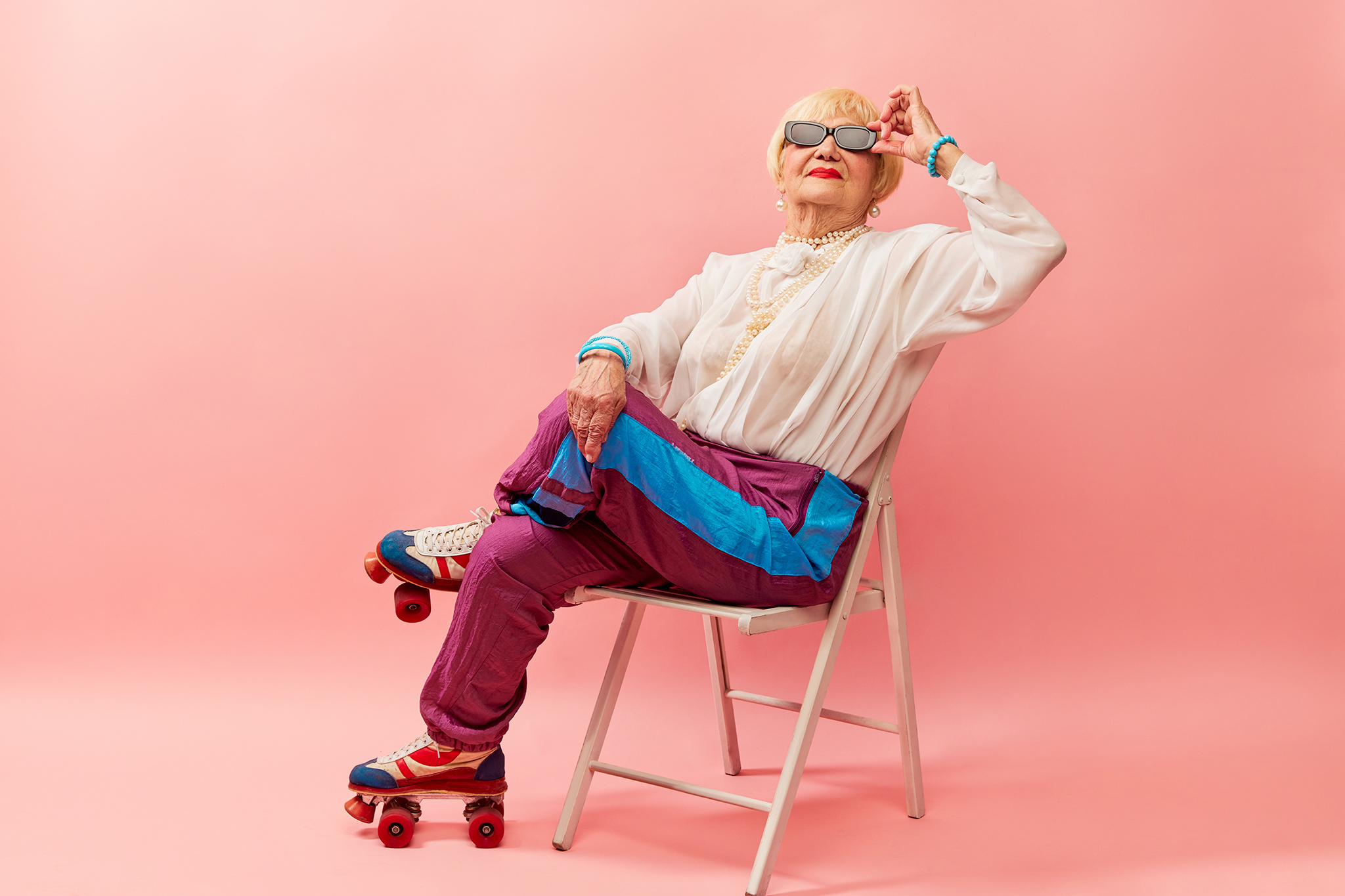 Senior couple reviewing annuity options with financial advisor in 2025 for a secure retirement plan.