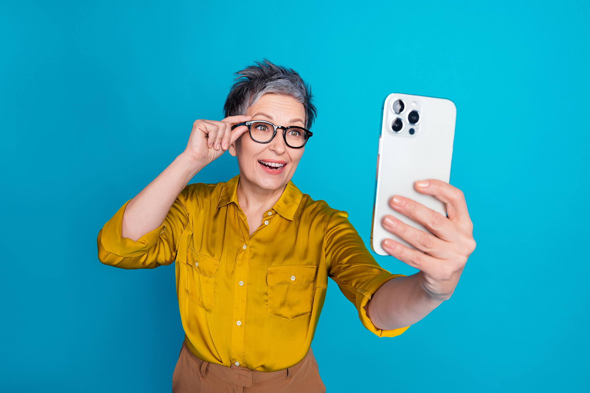 Attendees at a retirement seminar listening to a speaker explain financial planning strategies